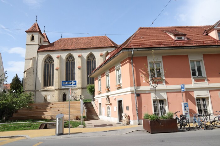 Nur noch fünf Jesuiten leben in der Steiermark, am Bild deren Haus in der Grazer ...