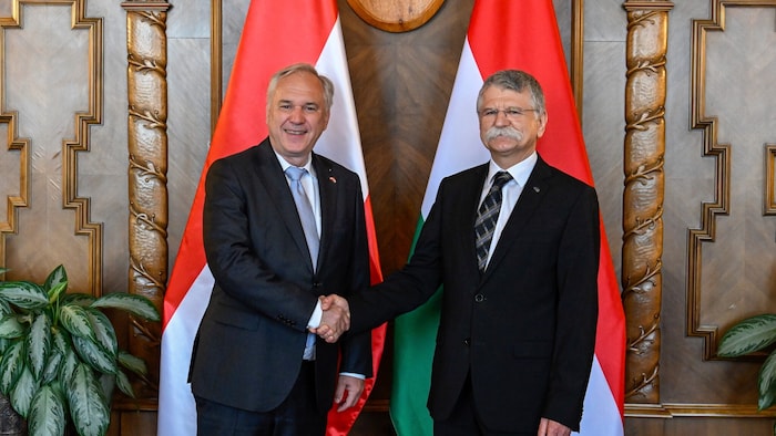 Walter Rosenkranz mit dem ungarischen Parlamentspräsidenten László Kövér.