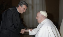 Bernhard Eckerstorfer und Papst Franziskus bei einem Treffen