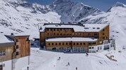 Die Rudolfshütte liegt in Uttendorf auf 2315 Metern Seehöhe. Mit derzeit 352 Betten kann das ...