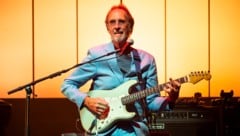 Gitarrist und Songwriter Mike Rutherford hatte seine Rasselband auch angeschlagen gut im Griff. (Bild: Andreas Graf)