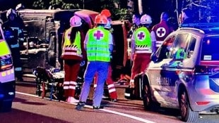 Rettungskräfte, Polizei und Feuerwehr waren im Einsatz. (Bild: Markus Tschepp)