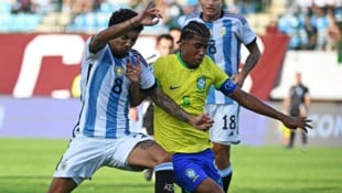 Wechselt Brasilien-Juwel Andrey Santos (rechts) im Sommer nach München? (Bild: AFP/APA/Federico Parra)