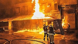 Keine Spur von Waffenruhe in der Ukraine (Bild: AFP/HANDOUT/UKRAINIAN EMERGENCY SERVICE)