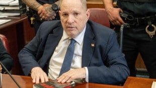 Harvey Weinstein werden zahlreiche Sexualverbrechen zur Last gelegt.  (Bild: AP/Steven Hirsch)