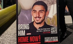 Rom Braslavski wurde am 7. Oktober 2023 von den Hamas entführt, als er beim Nova ...