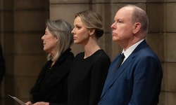 Fürst Albert II. und Fürstin Charlène von Monaco sowie Prinzessin Caroline von Hannover ...