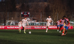 Marc Striednig (li.) und Kollegen spielen bisher eine starke Youth-League-Saison.