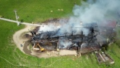 Die Luftaufnahme verdeutlicht das Ausmaß der Zerstörung. (Bild: ZOOM Tirol)