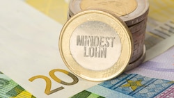 Die deutsche SPD pocht auf eine Erhöhung des Mindestlohns auf 15 Euro pro Stunde – und droht der ...