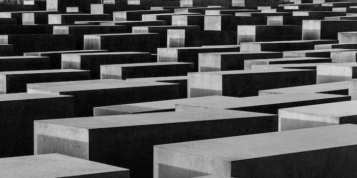 Das Holocaust-Mahnmal in Berlin: Auch hier kam es im Februar 2025 zu einem gewaltsamen Übergriff. 
