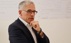 Das höchstrangige Aufsichtsgremium des ORF muss sich einen neuen Vorsitzenden suchen: Wie Lothar ...