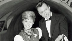 „Josepha“ Waltraut Haas und „Leopold“ Peter Alexander im Film „Im weißen Rössl“ (Bild: Archiv Hajek / brandstaetter images / picturedesk.com)