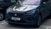 Der Besitzer dieses Wagens (r.) mit niederösterreichischem Kennzeichen heißt tatsächlich Ignaz.