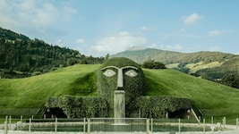 Seit 30 Jahren lockt der grüne Titan in Wattens die Besucher in seine Welt. (Bild: un attimo Photographie)