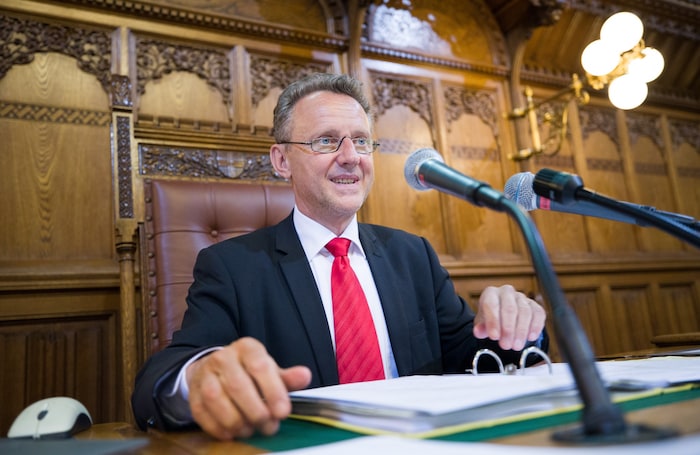 Landtagspräsident Ernst Woller (SPÖ) hielt seine Abschiedsrede.