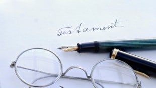 Der Verstorbene tat angeblich seinen letzten Willen kund – doch dahinter steckte seine ...