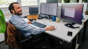 Softwarespezialist Karl Lueger hat trotz angespannter Lage den Spaß an der Arbeit nicht ...