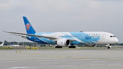 Chinas Regierung hat den Fluggesellschaften wieder erlaubt, Boeing-Flieger zu kaufen. Am Montag war eine Einigung mit den USA im Handelsstreit erzielt worden. (Bild: AP/Lakatos Peter)