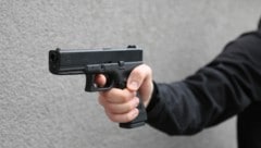Der 15-Jährige richtete eine Softgun gegen seine Betreuerin (Symbolbild). (Bild: Pressefoto Scharinger/Daniel Scharinger)