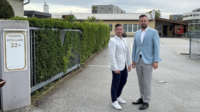 Gemeinderat Günter Wagner (links) und Bezirksobmann Dominik Hausjell (beide FPÖ)