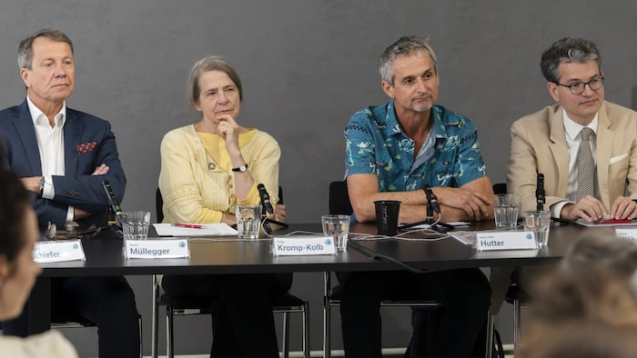 Hochkarätige Expertenrunde bei einem Pressegespräch in Wien (v.l.):  Dermatologe Robert Müllegger, Klimaforscherin Helga Kromp-Kolb,  Umweltmediziner Hans-Peter Hutter, Allergologe Stefan Wöhrl 