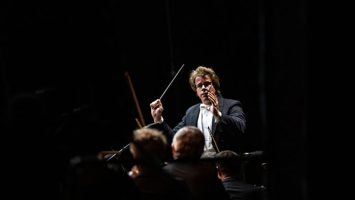 Jakub Hrůša wird in Linz die Wiener Philharmoniker dirigieren
