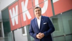 WK-Präsident Jürgen Mandl lobt die Kärntner Unternehmer. (Bild: Helge Bauer)