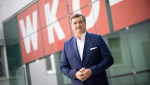 WK-Präsident Jürgen Mandl lobt die Kärntner Unternehmer. (Bild: Helge Bauer)