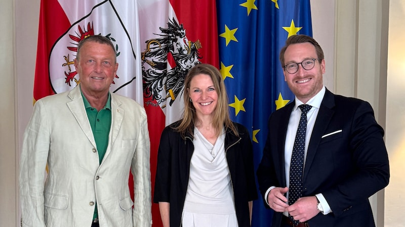 Gute Stimmung beim Besuch im Landhaus, aber es müssen Taten folgen: Skamen und Dollinger beim zuständigen LHStv. Wohlgemuth (v. li.). (Bild: Privat)