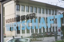 Aufklärung sieht anders aus. 