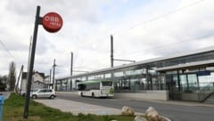 Überfall mit Messern am Bahnhof in Neusiedl am See. (Bild: P. Huber)
