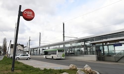 Überfall mit Messern am Bahnhof in Neusiedl am See.