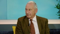 Arzt, Theologe, Priester, Autor und langjähriger Privatsekretär von Kardinal König, Dr. Johannes Huber im Gespräch mit krone.tv. (Bild: krone.tv )