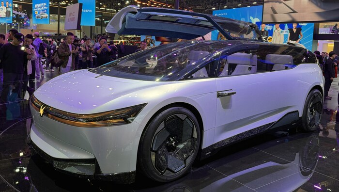 Ein Blickfang ist auch das Arcfox 77 Concept von BAIC. Vermutlich wird nächstes Jahr die Serienversion vorgestellt.
