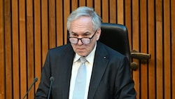 Nationalratspräsident Walter Rosenkranz stand erneut im Kreuzfeuer der Kritik. (Bild: APA/HELMUT FOHRINGER)