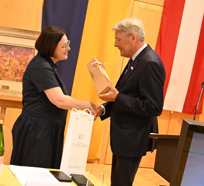 Botschafterin Victoria Rosa und Landeshauptmann Peter Kaiser.