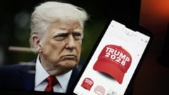 Im Trump-Store gibt es eine Kappe mit der Aufschrift „Trump 2028“ zu kaufen. (Bild: AFP/OLIVER CONTRERAS)