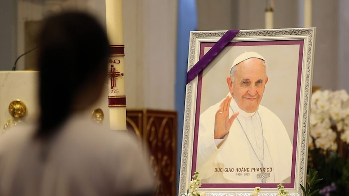Der Leichnam des am Ostermontag verstorbenen Papstes wird nach der Trauerzeremonie am Samstag ...