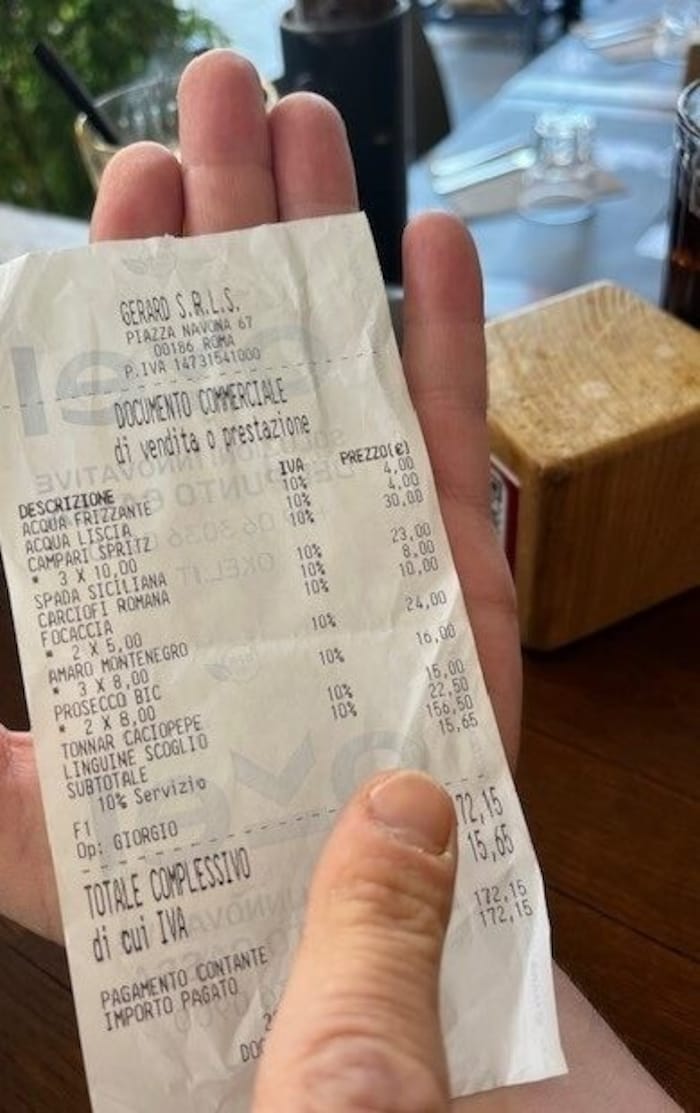 „Servizio“ um zehn Prozent: Trinkgeld ist dann wohl nicht mehr notwendig.