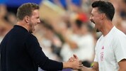 Sandro Wagner (r.) war Co-Trainer von Julian Nagelsmann, hat jetzt in Augsburg die ...