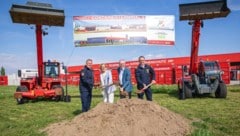 Der Spatenstich für den Containerterminal 3 wurde gesetzt: Fahrafellner, Mikl-Leitner, Pernkopf, Boyer. (Bild: Matthias Fischer, NÖ LFK)