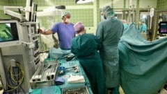 Zehntausende Niederösterreicher und Burgenländer werden in Wien versorgt. Wien will dafür nun ...