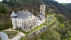 Das obere Donautal ist reich an Burgen und Schlössern. Sie sind zentrale Stationen der fünf neuen Rätselrallyes, die vier Gemeinden entwickelt haben. (Bild: Toursimusbverband Donau Oberösterreich)