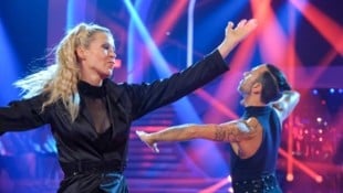 Am Freitag steigt bei „Dancing Stars“ die letzte Folge vor dem Halbfinale. Simone Lugner und Tanzpartner Danilo Campisi performen diesmal zum Thema „Liebe“.  (Bild: ORF/Hans Leitner)