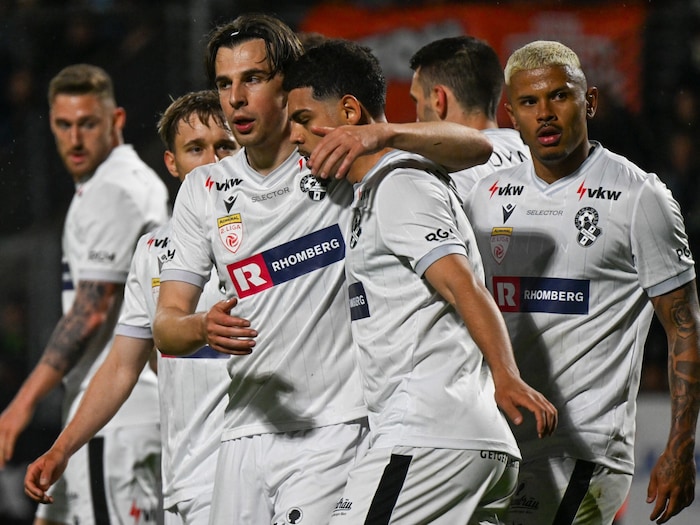 Nicolas Rossi (Mitte) traf zum 1:1-Ausgleich.