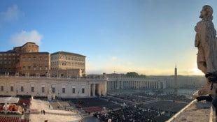 Der Petersplatz in Rom (Bild: Imre Antal)