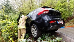 Das Unfallauto nach dem Crash.  (Bild: Bernd Hofmeister)