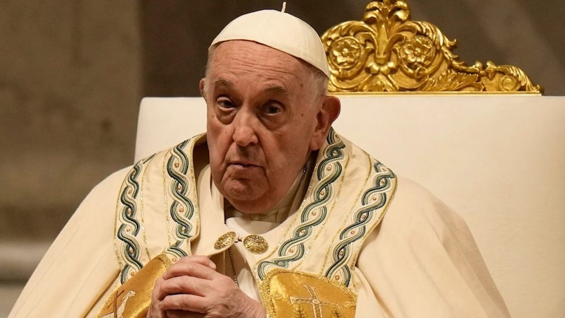 Papst Franziskus bei seiner letzten Osterfeier im Petersdom (Bild: AP)