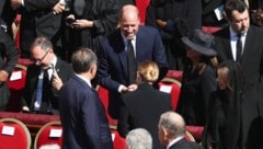 Prinz William im Gespräch mit der italienischen Ministerpräsidentin Georgia Meloni (Bild: Viennareport)